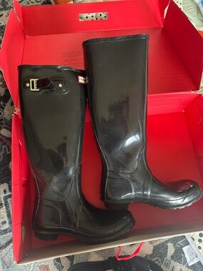 Hunter Women's Glossy Tall Rain Boots